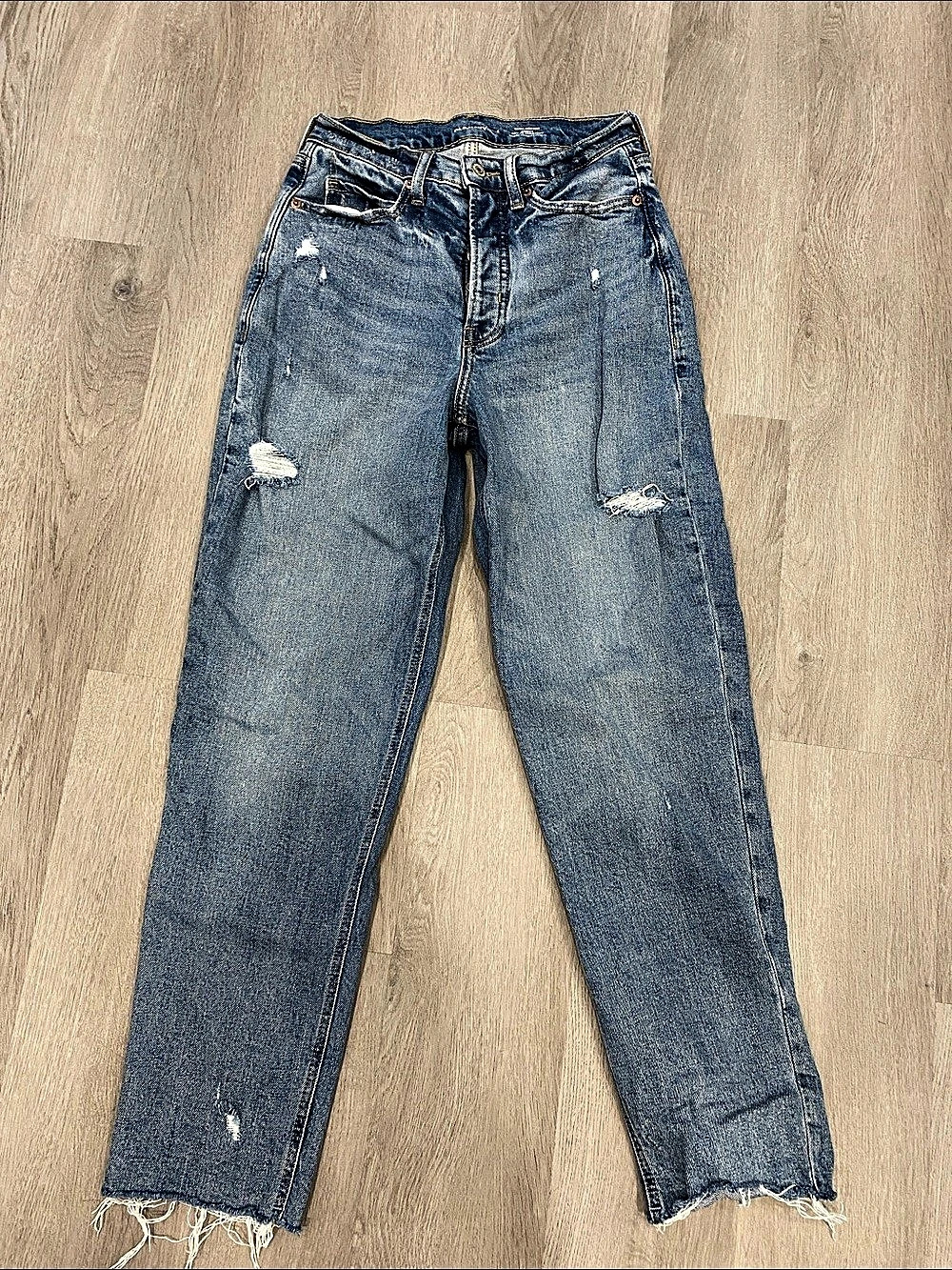 Old Navy Curvy Extra High-Waisted Button-Fly Sky-Hi Straight Jeans Sky-Hi